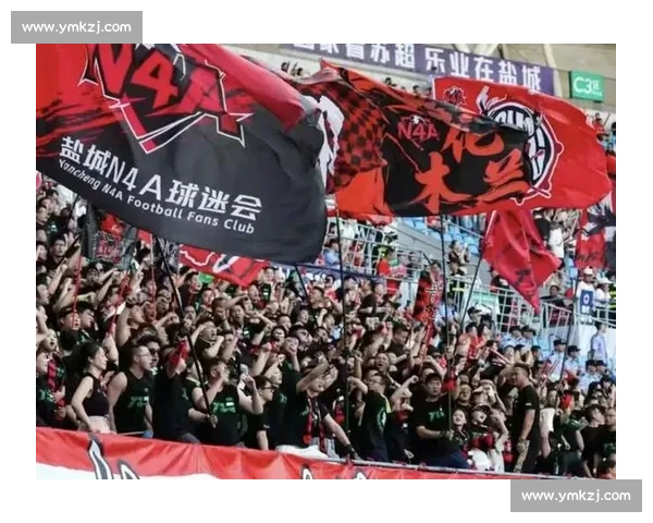扔掉小马扎!跨省球迷夜奔 300 公里 “潜入” 苏超现场 扔掉小马扎!跨省球迷夜奔 300 公里 “潜入” 苏超现场