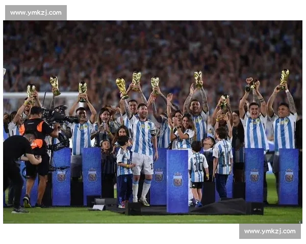 当汗水凝结成奖杯，世界杯荣耀榜，映照着每一份坚韧与付出