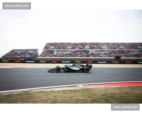 风驰电掣!F1电竞世界赛上演教科书式漂移,观众直呼过瘾
